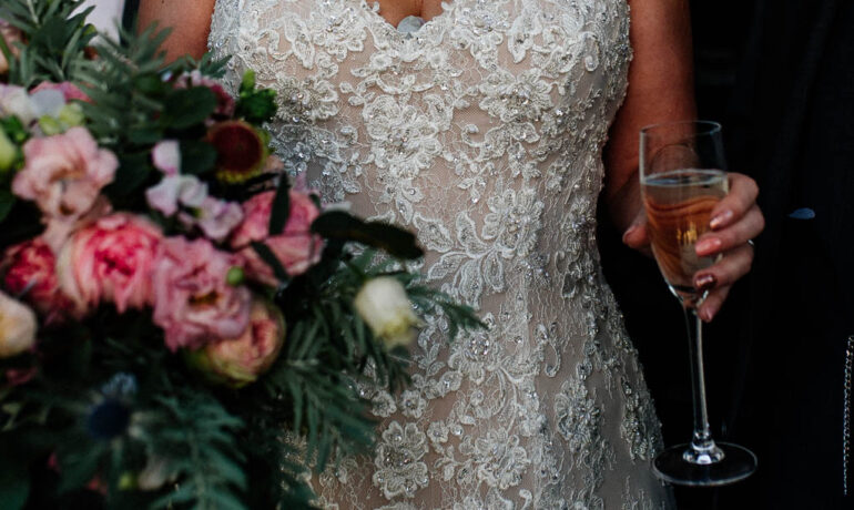 Jak zaangażować gości w sesję zdjęciową na ślubie – 5 pomysłów